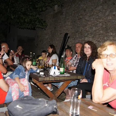 Diklo Hostal *